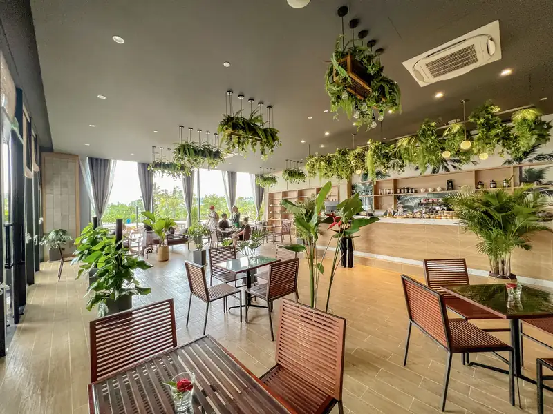 Coco Café & Patisserie trong khách sạn Mikazuki